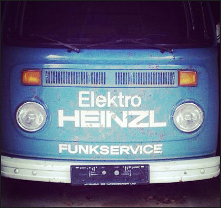 LATE bay sign written bus